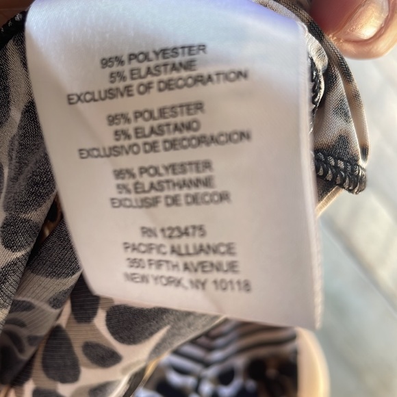 Ellen Tracy top with ruffle 3/4 sleeves - Picture 5 of 5